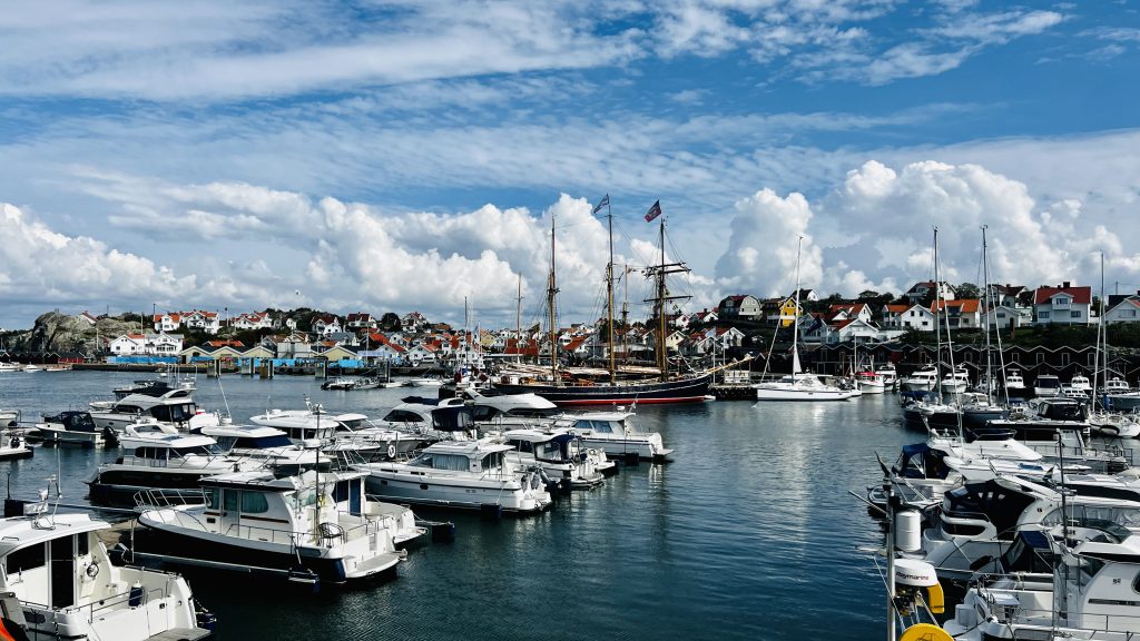 Donsö Hamn & By, Foto: Hans Hirschi